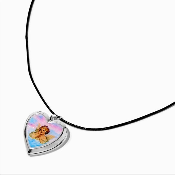 BNWT Angel print heart locket necklace - Picture 2 of 3